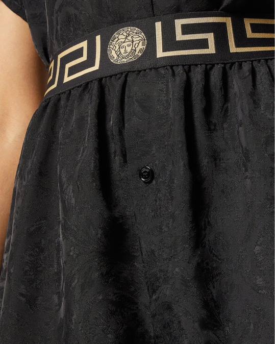 נשים Versace שחור ואפור מכנסי פיג'מה קצרים של greca border barocco תחתונים ובגדי חוף N8T21025